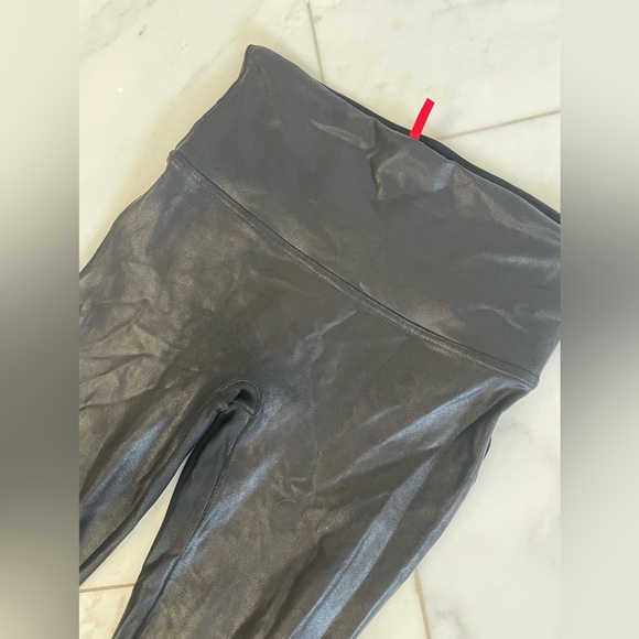 Spanx, women’s large, shiny vegan leather black wide waistband stretch leggings - Picture 2 of 7